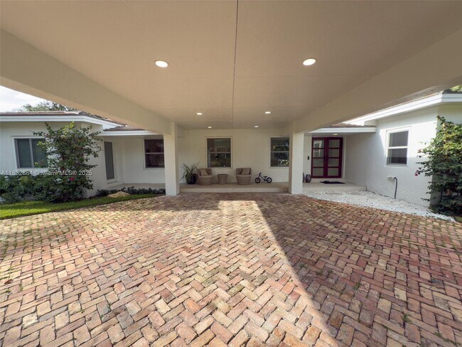 Building Photo - 7895 SW 76th Terrace