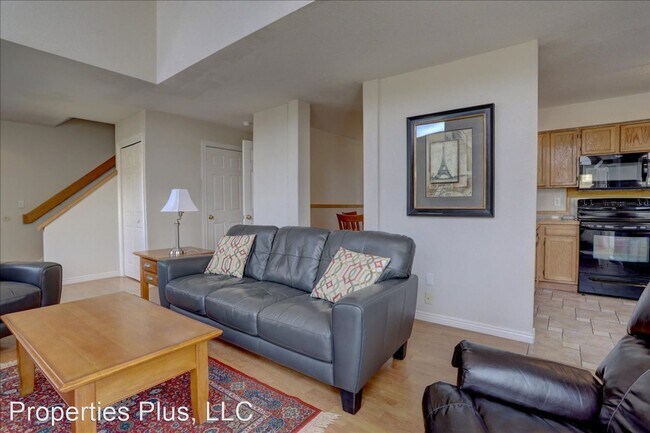 Building Photo - 2 br, 2 bath House - 1038 Delta Dr #D