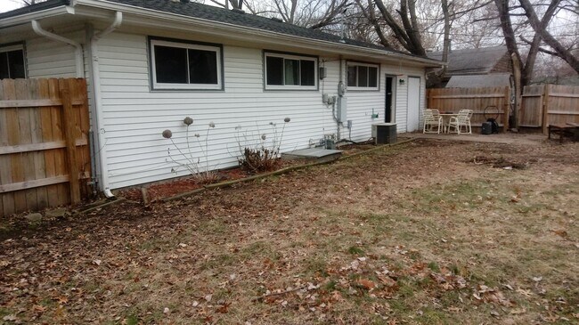 Foto del edificio - 3BR rancher with appliances and garage. Pr...