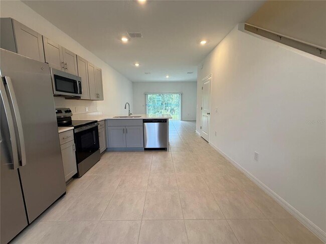 Building Photo - 3085 Skyline Lp