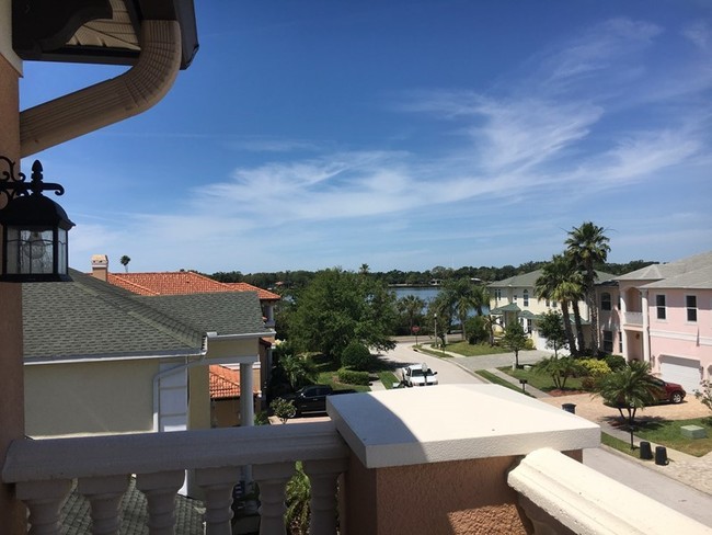 Building Photo - Whitcomb Point Home with dock for lease
