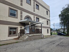 Building Photo - 917 Darlington Rd