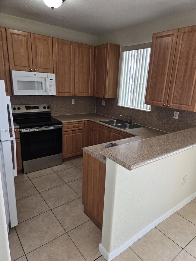 Foto del edificio - 1442 SE 24th Ct