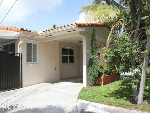 Building Photo - 3190 NW Flagler Ter