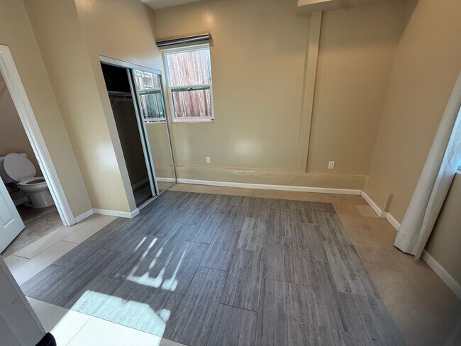 Building Photo - 5432 Mary Lane Dr