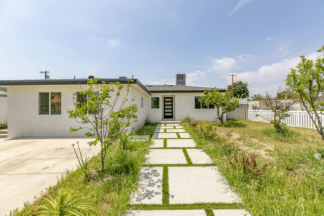 Foto del edificio - 7759 Van Noord Ave