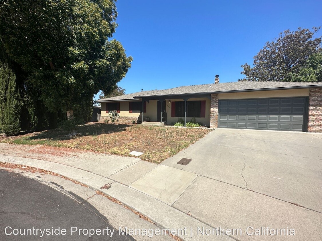 Foto principal - 3 br, 2 bath House - 1605 Marty Ct