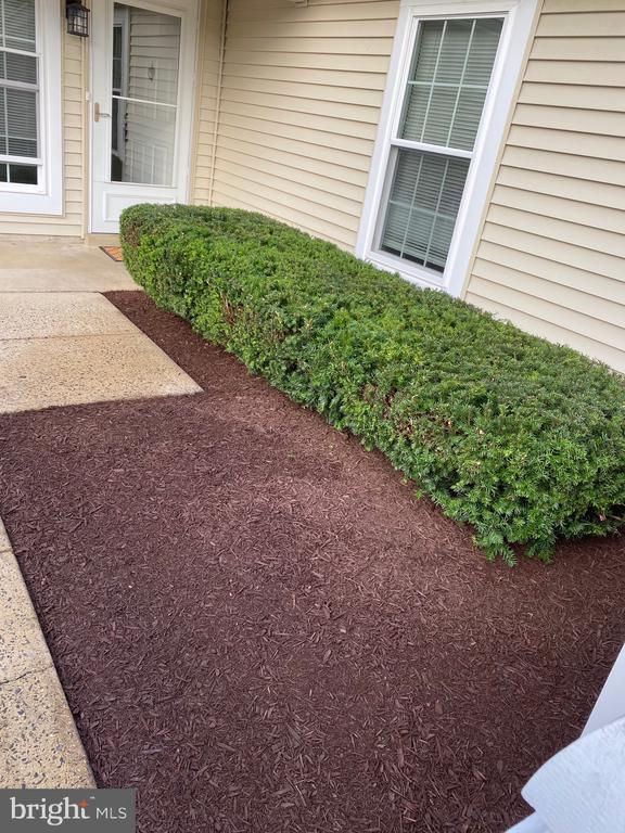 Building Photo - 1811 Hennessy Dr