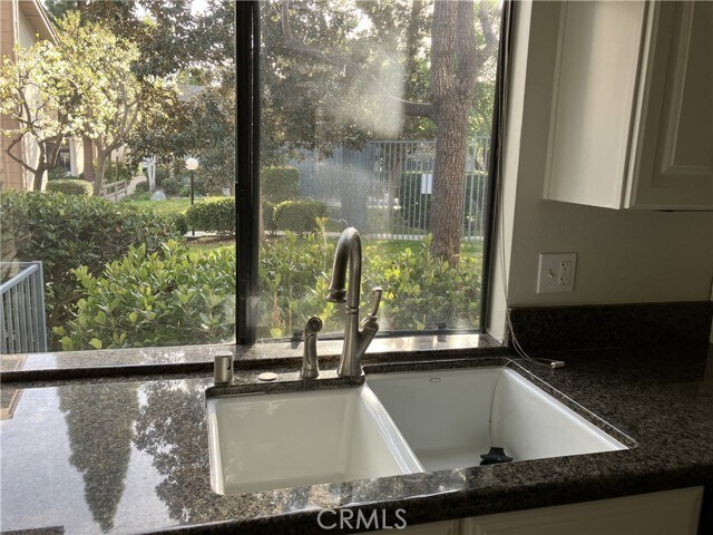 Building Photo - 26701 Quail Crk