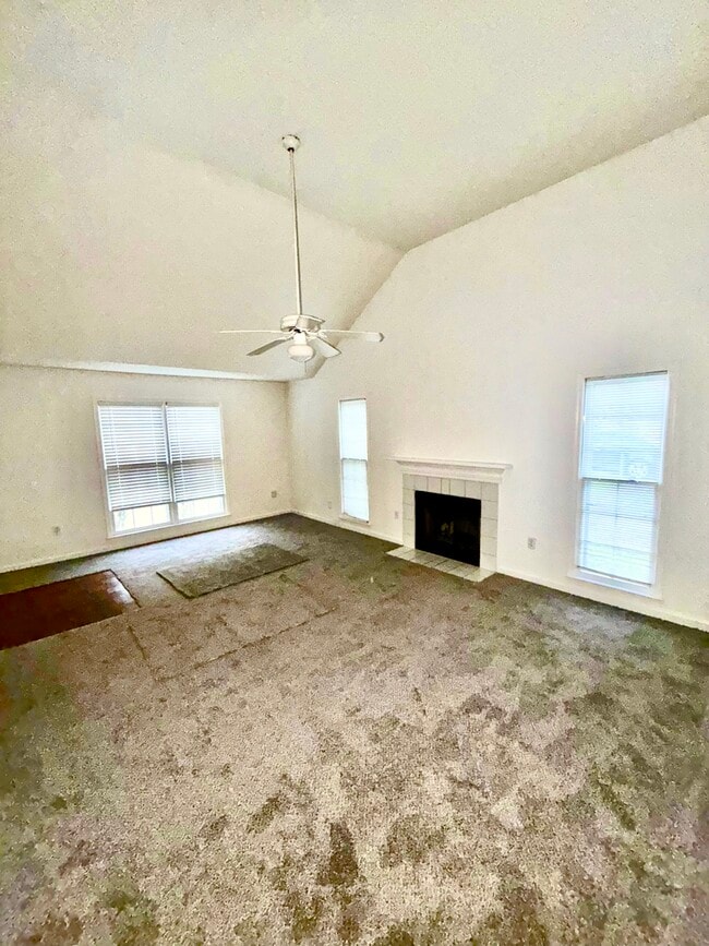 Building Photo - 125 Warren Way