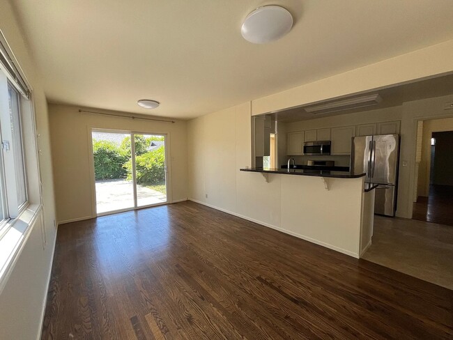 Building Photo - 34 Prince Royal Psge