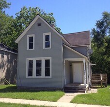 Building Photo - 728 Baxter St SE