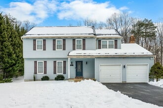 Building Photo - 8009 Frontier Dr