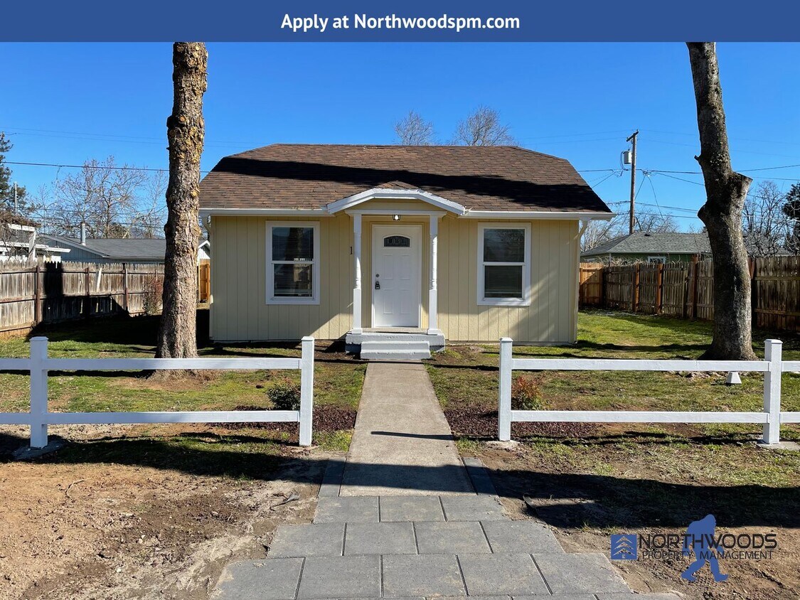 Primary Photo - Newly remodeled 2 Bedroom 1 Bath Home