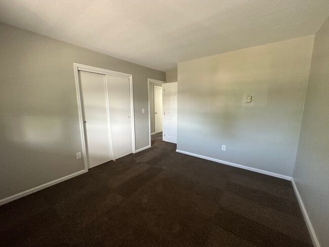 Building Photo - unit 23