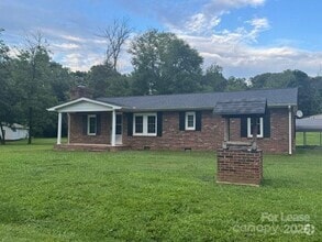 Building Photo - 345 Sportsman Dr