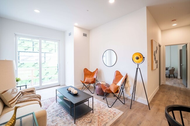 Building Photo - West Market Lofts