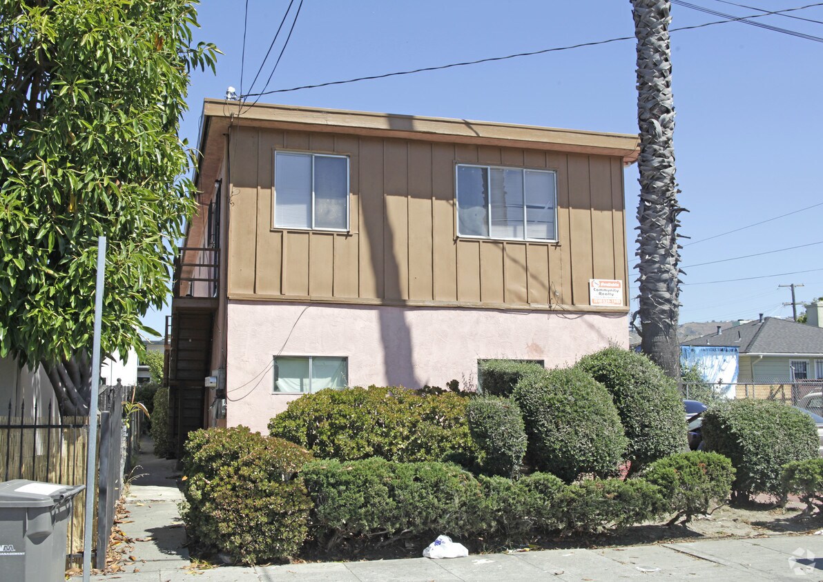 Building Photo - 2235 94th Ave