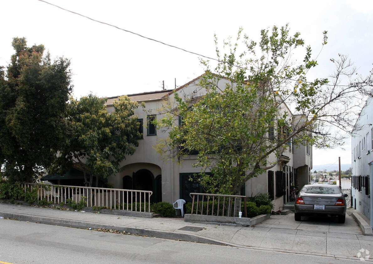 Primary Photo - 1413-1417 West Blvd