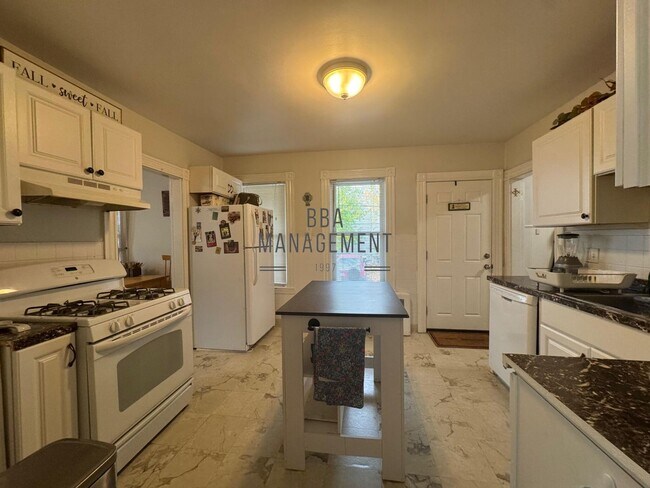 Foto del edificio - Sunny spacious 2 Bedroom