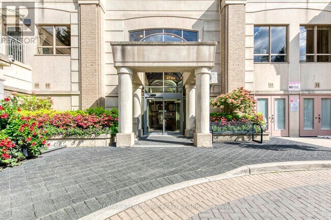 Photo du bâtiment - 5418 Yonge St