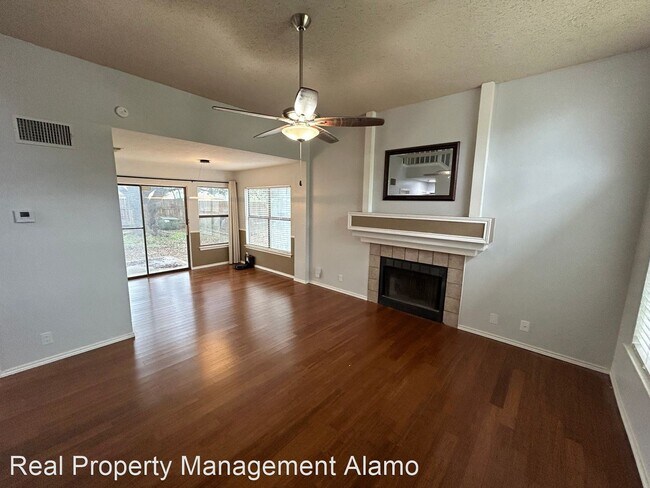 Foto del edificio - 3 br, 2.5 bath House - 10215 Athens Fld