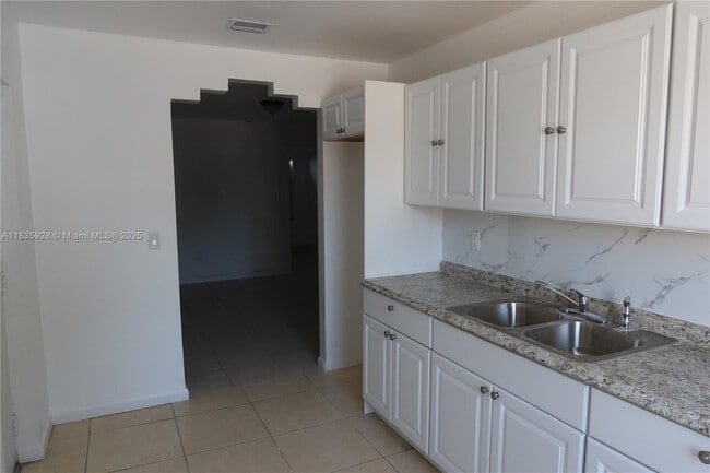 Building Photo - 4100 Palm Ave