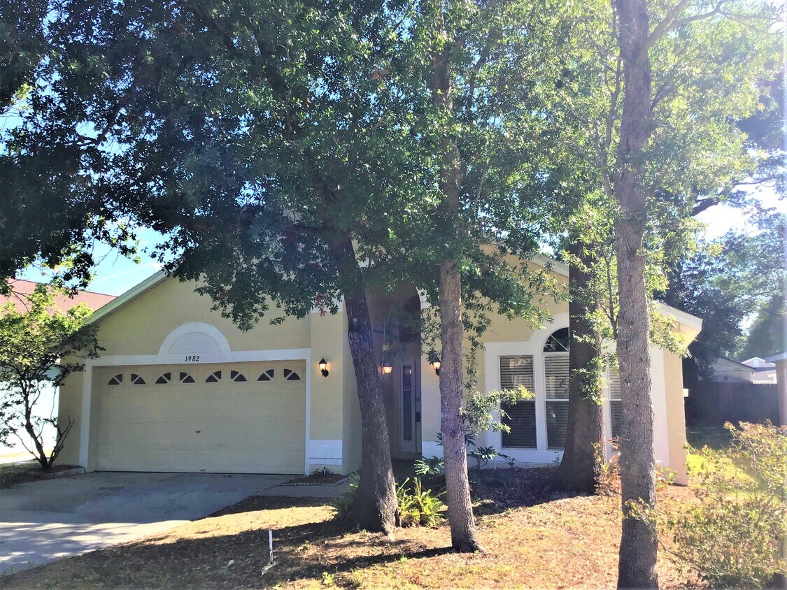 1982 Shannon Lane House Rental in Apopka, FL
