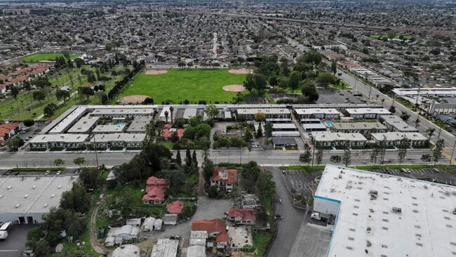  - Villa Santa Fe Apartments