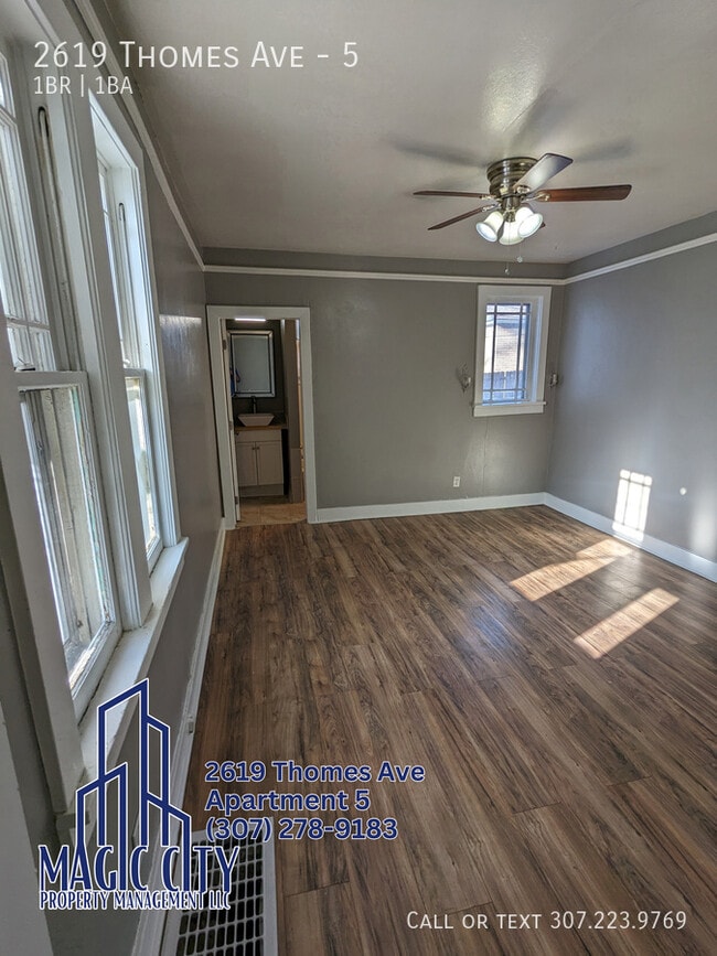 Foto del edificio - 2619 Thomes Ave