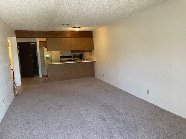Foto del edificio - El Condo unit 1 bed, 1 & 3/4 bath