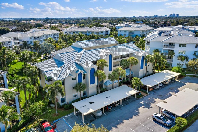 Building Photo - 243 Bay Colony Dr N