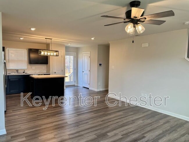 Foto del edificio - 331 Chanticleer Dr