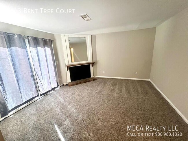 Photo - 6143 Bent Tree Ct Apartment