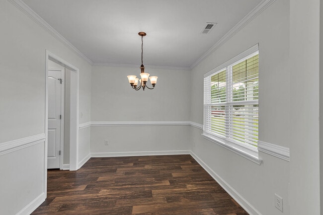 Building Photo - 521 Ginn St