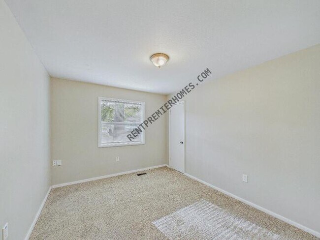 Foto del edificio - 202 S Claremont Ave