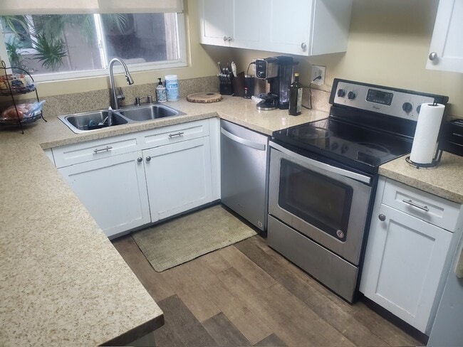 Building Photo - 4126 Hilaria Way