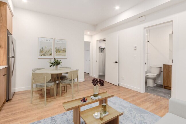 Building Photo - Pet-Friendly 1-Bedroom Lower Suite in North Glenmore Park