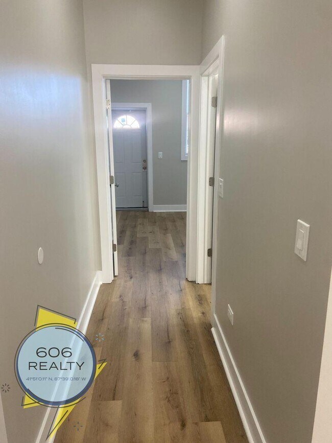 Building Photo - 1 bedroom in Chicago IL 60641
