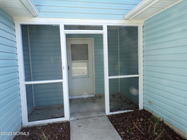 Building Photo - 1019 Furia Dr
