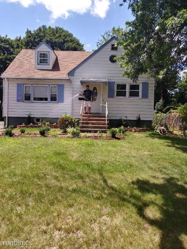 Building Photo - 4 br, 2 bath House - 270 Colonial Pl