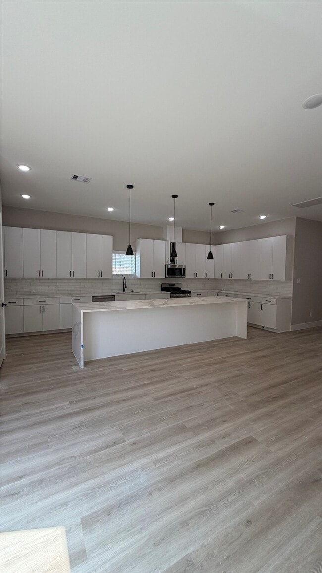 Building Photo - 2615 Piemonte Ave