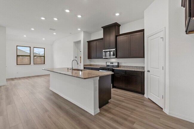 Foto del edificio - 2227 Lantana Dr