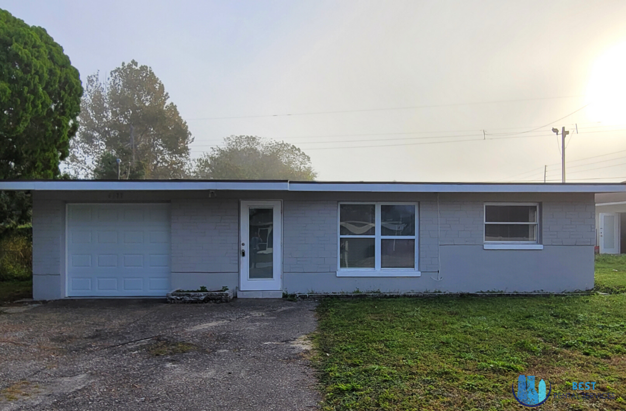 Primary Photo - 2/1 House W/ Modern Upgrades in New Port R...