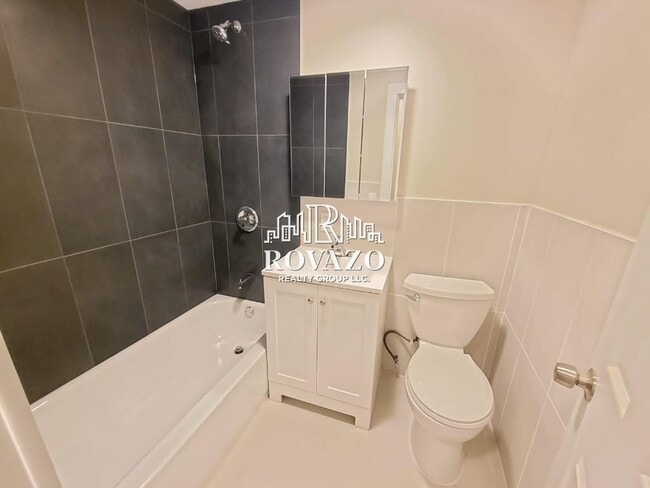 Building Photo - 691 Elizabeth Ave