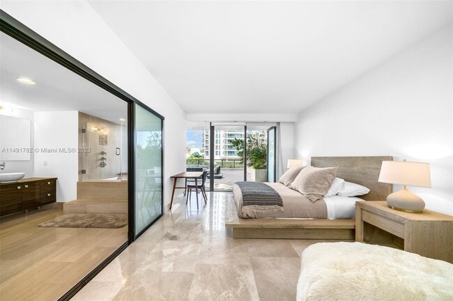 Building Photo - 5875 Collins Ave