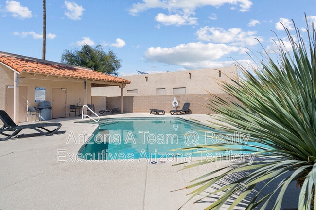 Building Photo - 3730 N Bay Horse Loop