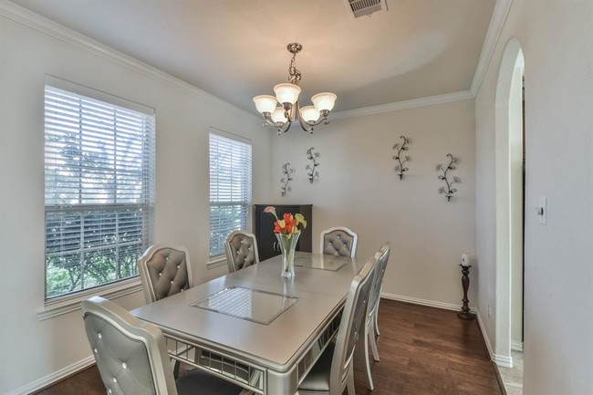 Building Photo - 6323 Pinyon Trail Dr