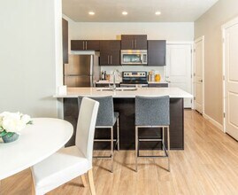 Parc on Center Apartments & Townhomes photo'