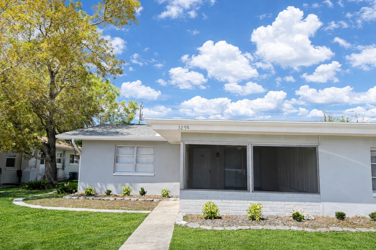 2 bed 2 bath off Cape Parkway - 2 bed 2 bath off Cape Parkway